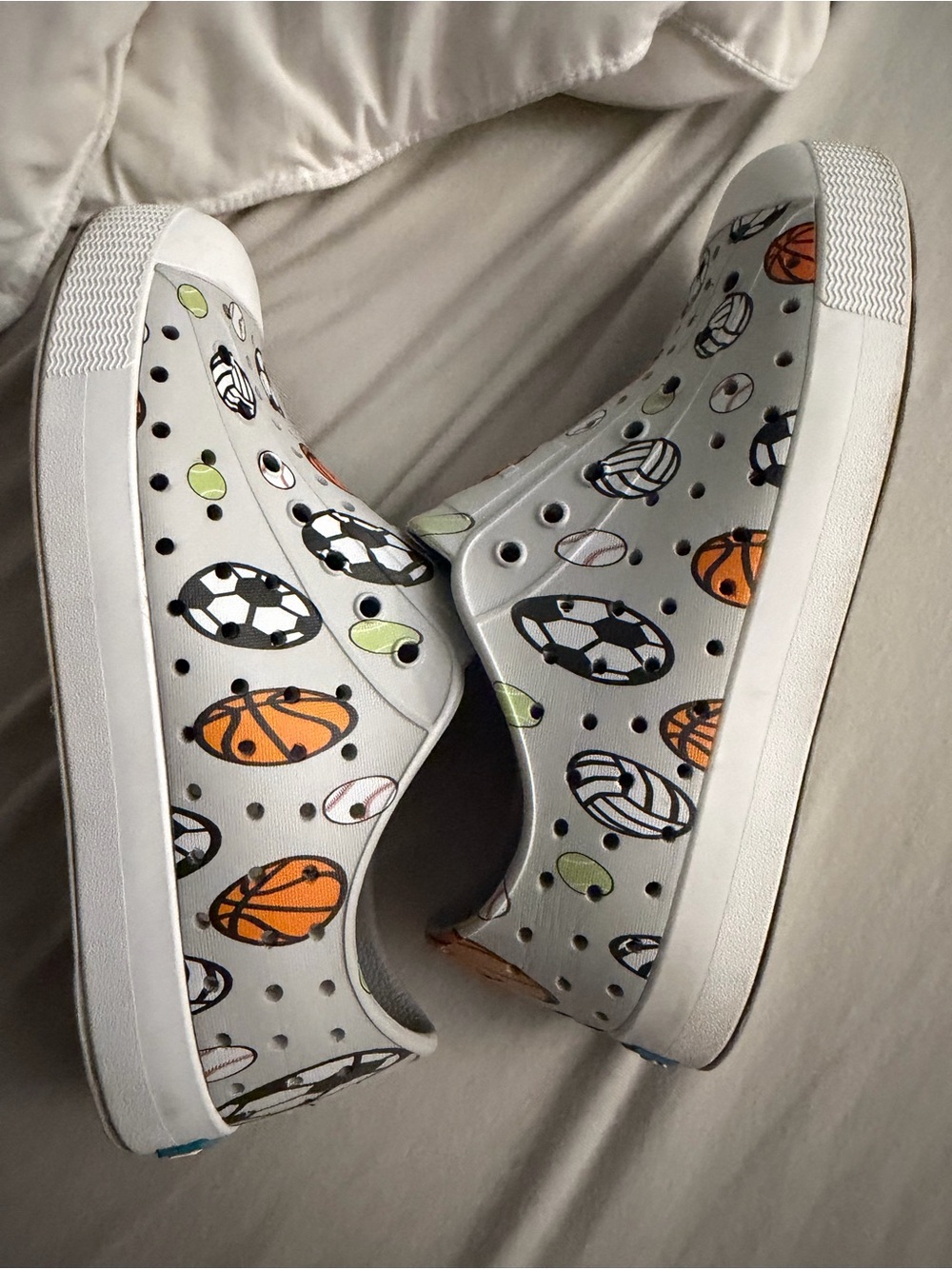 Native Shoes โฝ๏ธ๐๐๐พโพ๏ธ Print - Picture 2 of 5